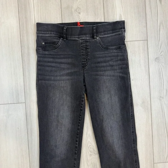 SPANX VINTAGE BLACK Wash STRAIGHT Leg pull-on Ankle Jeans #20355R Medium - Picture 2 of 10